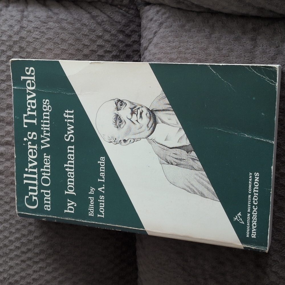 Vintage 1960 Gulliver's Travels & Other Writings By Jonathan Swift softcover